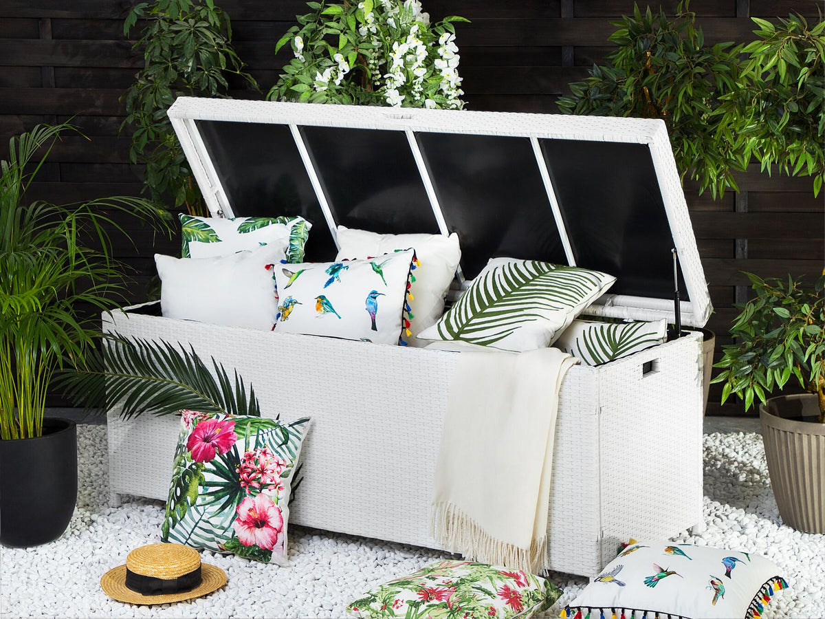 Large Outdoor Storage Box – Elegant White Rattan – 130×63×66 cm – Weather Resistant