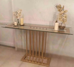 Modern iron and transparent glass console – contemporary and elegant design