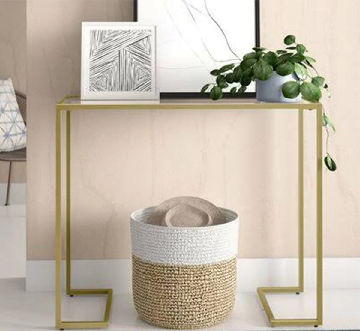 Modern iron and transparent glass console – elegant and contemporary design