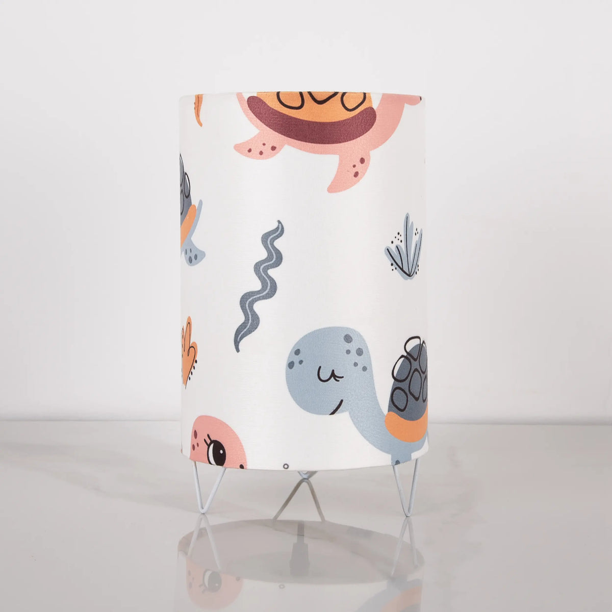 Modern Lamp WDD-022 – Luxury design with iron chassis and heat-resistant vacuum layer with elegant printed fabric