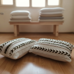 Handmade wool cushion size 45×45 cm from Oscar Furniture – distinctive design HAZ-121