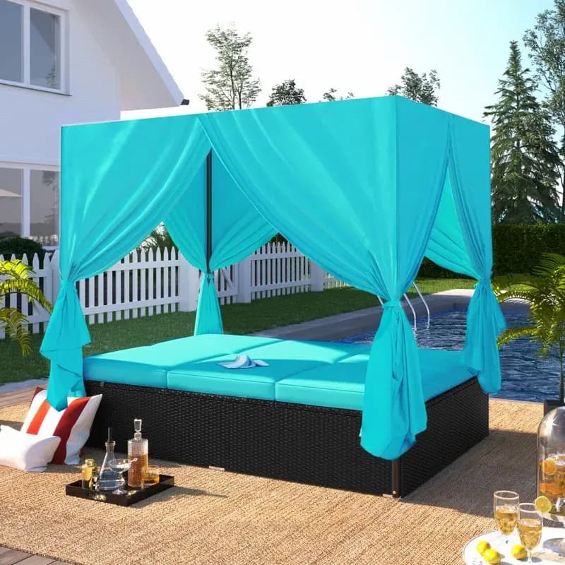 Capitano rattan bed for large areas and hotels