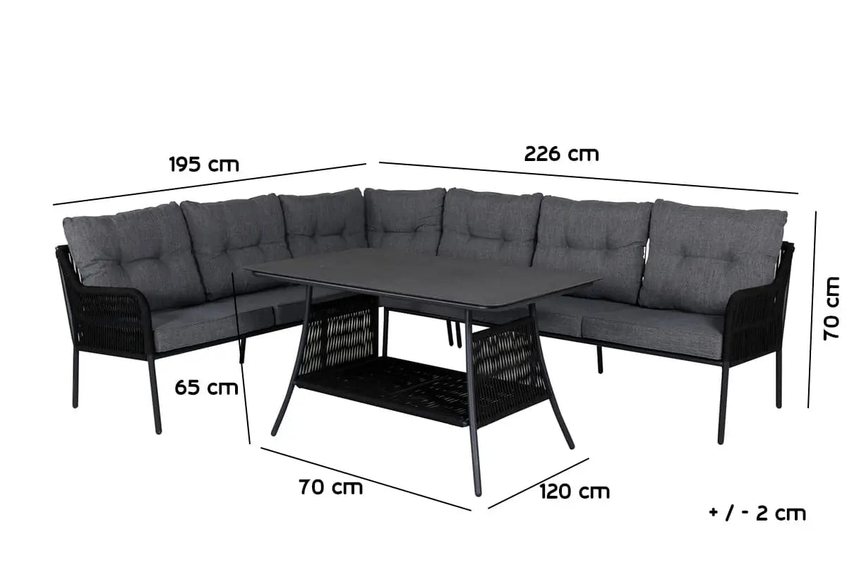 Andri's corner can accommodate 7 people.
