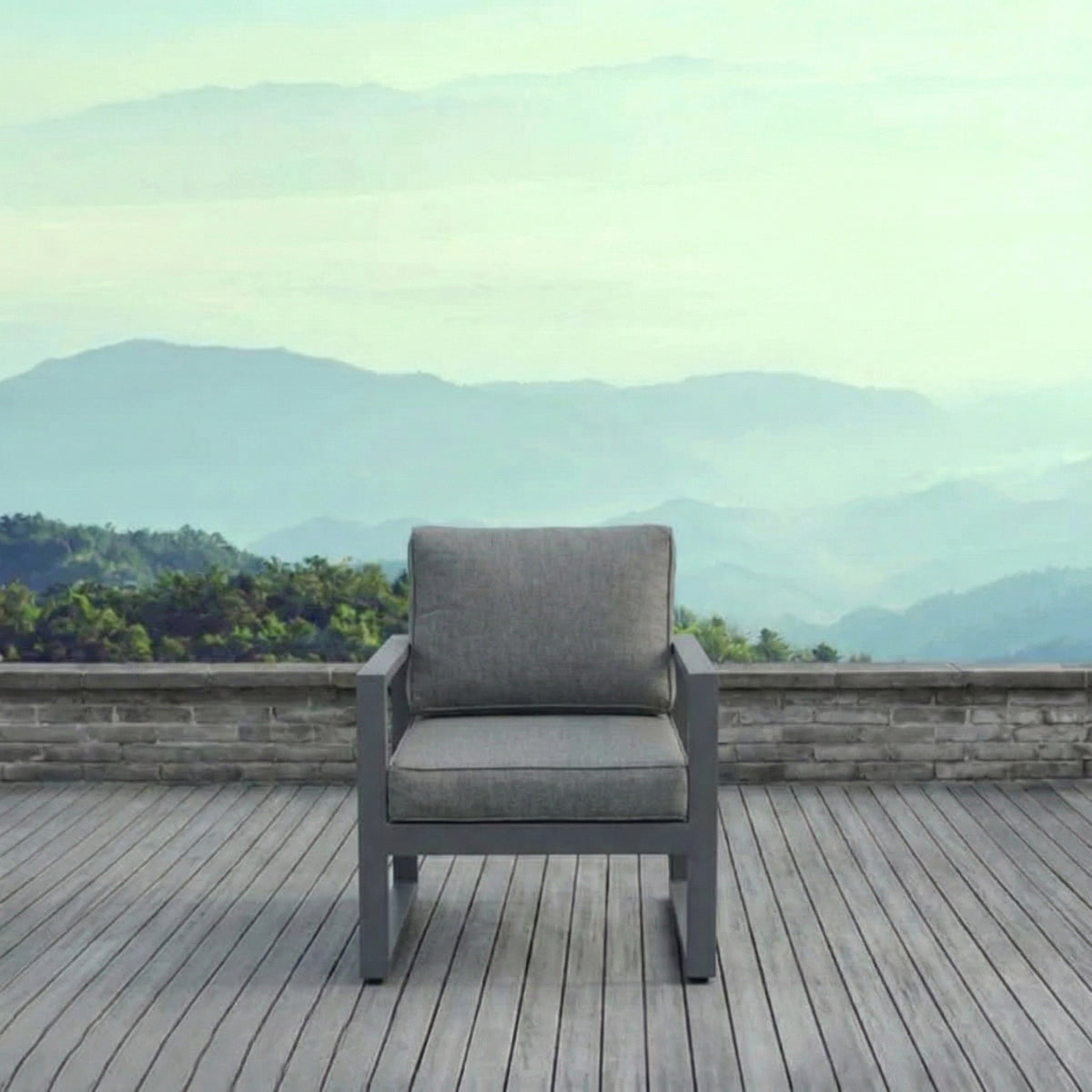 Outdoor chair with electrostatically painted aluminum + water-resistant fabric – elegant design
