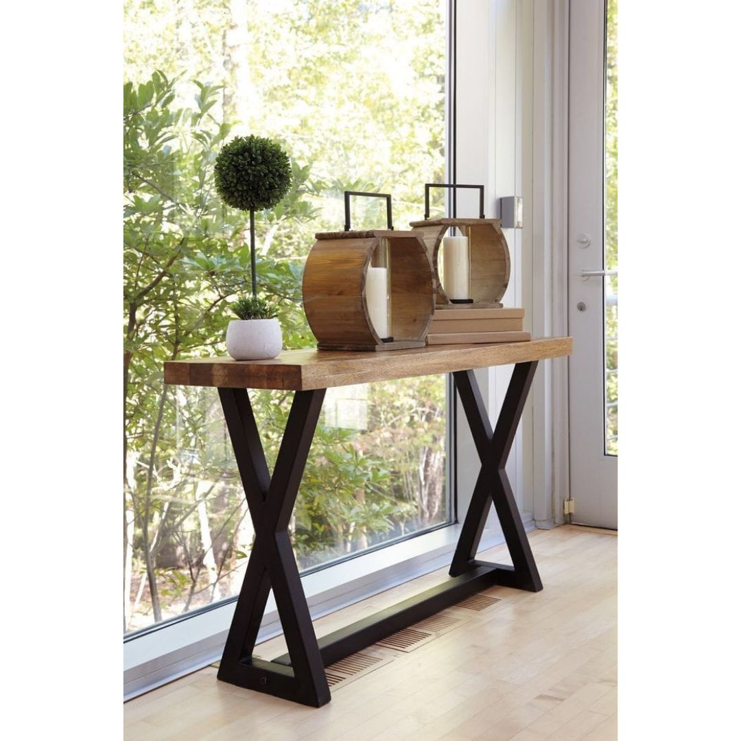 Metal console with wooden top – elegant modern design