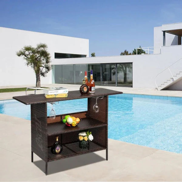 Winston outdoor decor table