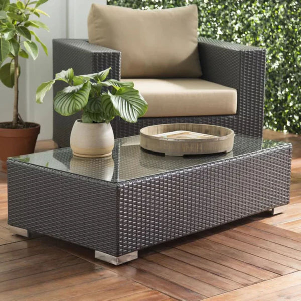 Trigo table for outdoor decor