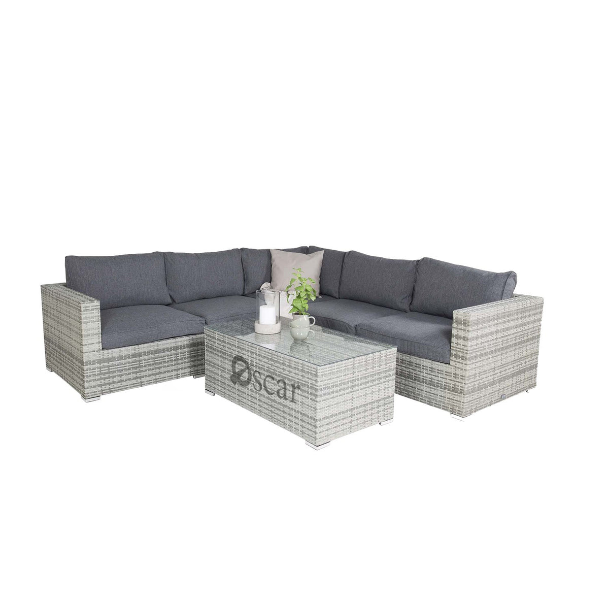 VIP corner can accommodate 5 people