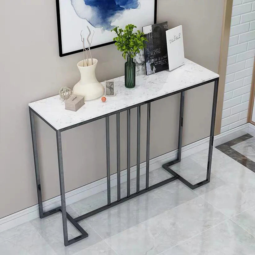 Iron console with marble surface – luxurious and modern design