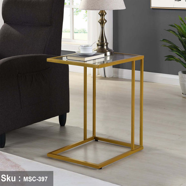 نيليا ترابيزة جانبية 45 * 50 زجاج  - اوسكار رتان